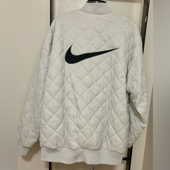 NWT Nike reversible jacket in white, size large - Picture 5 of 9